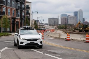 Autonomous vehicles without high-definition maps face a harder safety problem